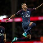 Neymar celebra uno de sus goles en su nuevo equipo