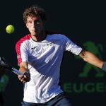 Pablo Carreño devuelve una bola ante el sudafricano Kevin Anderson