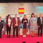 Lydia Valentín, en el acto de entrega de su medalla. Se la dio Marisol Casado, miembro del COI