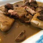 Llampuga (Dorado) con setas y salsa de bogavante y foie