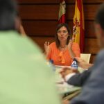 La consejera de Agricultura y Ganadería, Milagros Marcos, se reúne con los representantes de las organizaciones agrarias