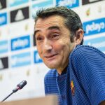 El entrenador del FC Barcelona Ernesto Valverde atiende a los medios de comunicación.