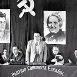 De izda. a dcha., Enrique Líster, Francisco Antón, Santiago Carrillo, Dolores Ibárruri y Joan Comorera