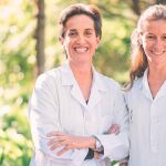Las doctoras Oliete y Pons trabajan en el estudio sobre el «Ejercicio y cáncer de mama» / Foto: Kike Taberner