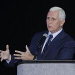 Mike Pence habla en Indianapolis.