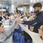 Durante el acto, organizado en la sede madrileña de LA RAZÓN, uno de los ponentes puso en práctica diferentes dinámicas educativas