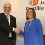 El presidente de Agroseguro, Ignacio Machetti, junto a Milagros Marco