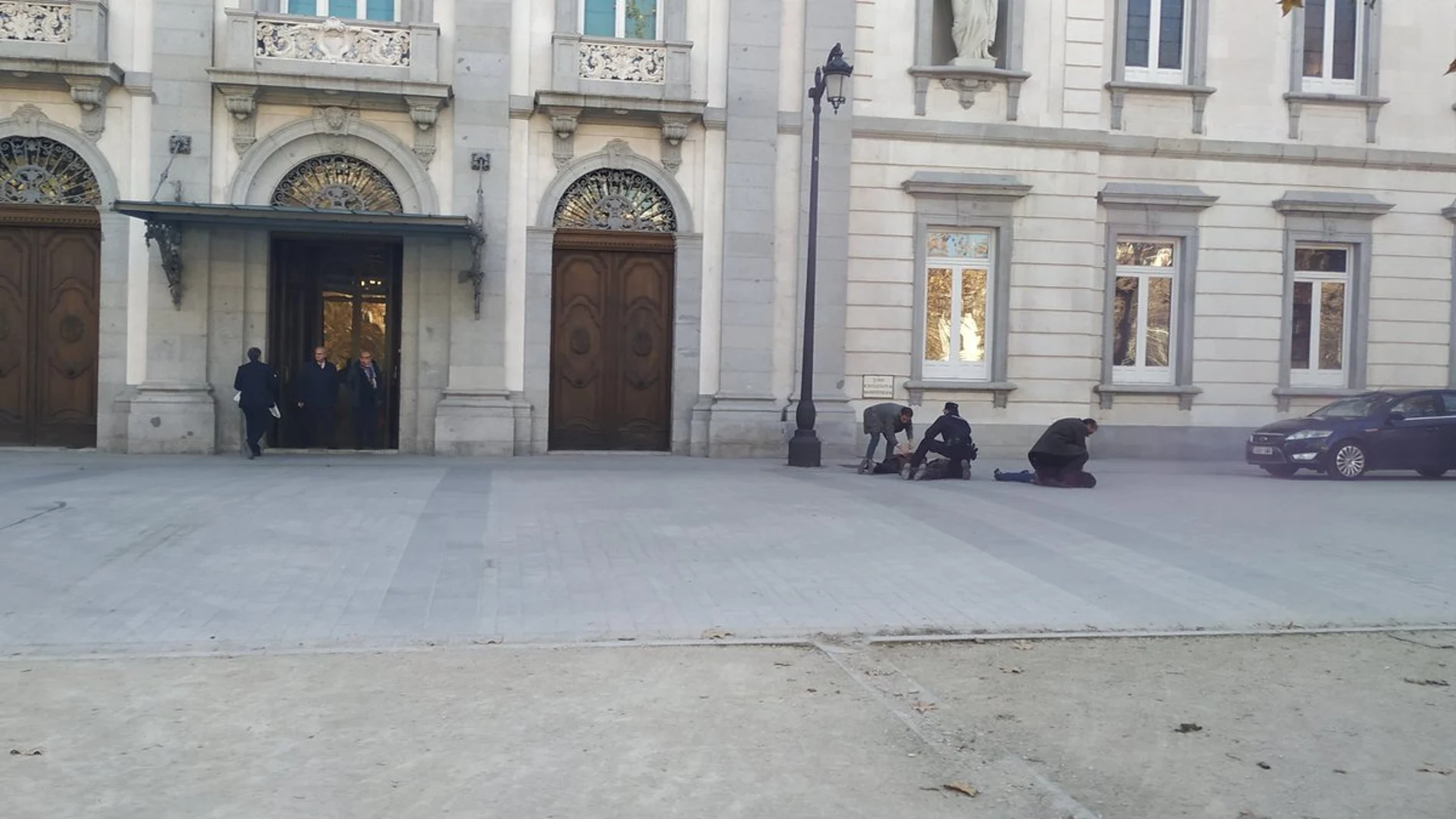 Los jóvenes han sido detenidos en la puerta del Supremo/@Arran-jovent