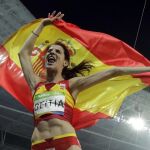 Ruth Beitia celebra su medalla de oro