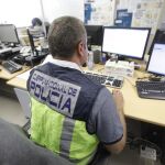 Un ciberagente de la Policía Nacional.