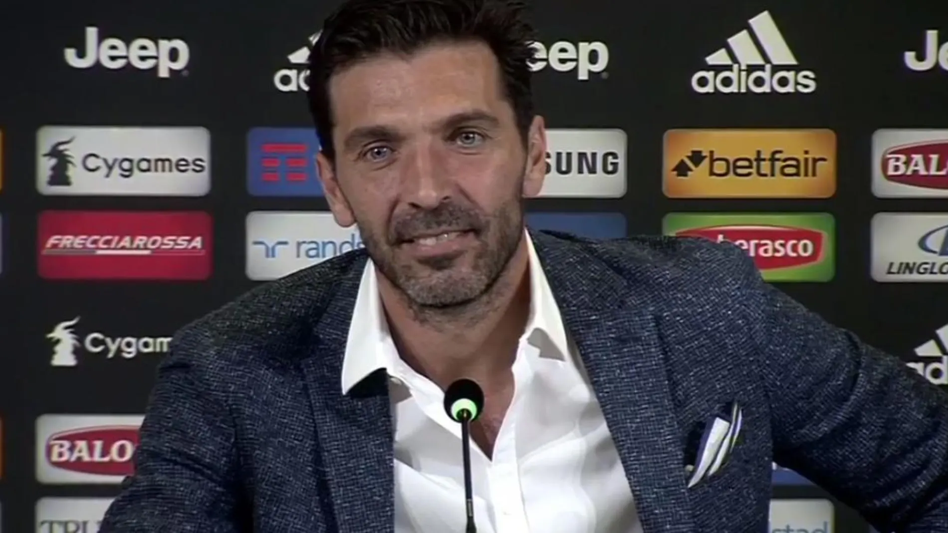 Gianluigi Buffon, durante su comparecencia ante los medios de comunicación
