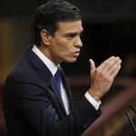 El secretario general del PSOE, Pedro Sánchez, durante su intervención en la tercera sesión del debate de investidura.