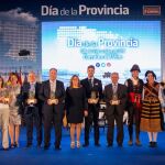 Los galardonados en el Día de la Provincia de Zamora, junto a las autoridades, encabezadas por la presidenta de la Diputación, Mayte Martín, junto a la delegada del Gobierno, Virgina Barcones o el delegado de la Junta, Alberto Castro
