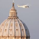 Benedicto XVI será trasladado en helicóptero desde Castelgandolfo, donde venía residiendo desde el pasado 28 de febrero, poco antes de hacer pública su renuncia