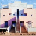 Uno de los proyectos más significativos de Balkrishna Doshi es el edificio de viviendas de Life Insurance Corporation, que levantó en Ahmedabad, India, en 1973.