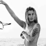 El striptease de la hija de Alec Baldwin y Kim Basinger