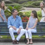 Los Reyes con sus hijas, en Marivent