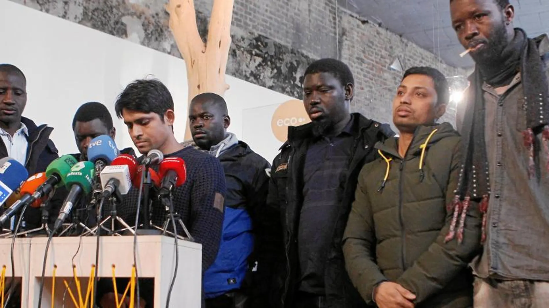 El sindicato de manteros volvió a pedir ayer en rueda de prensa una investigación a fondo sobre las causas de la muerte de Mmame Mbaye