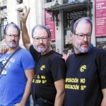 Varios agentes portaron caretas con la cara del concejal Javier Barbero, al que pidieron la dimisión