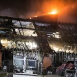 Vista general de un incendio que consume al hospital Bergmannshei
