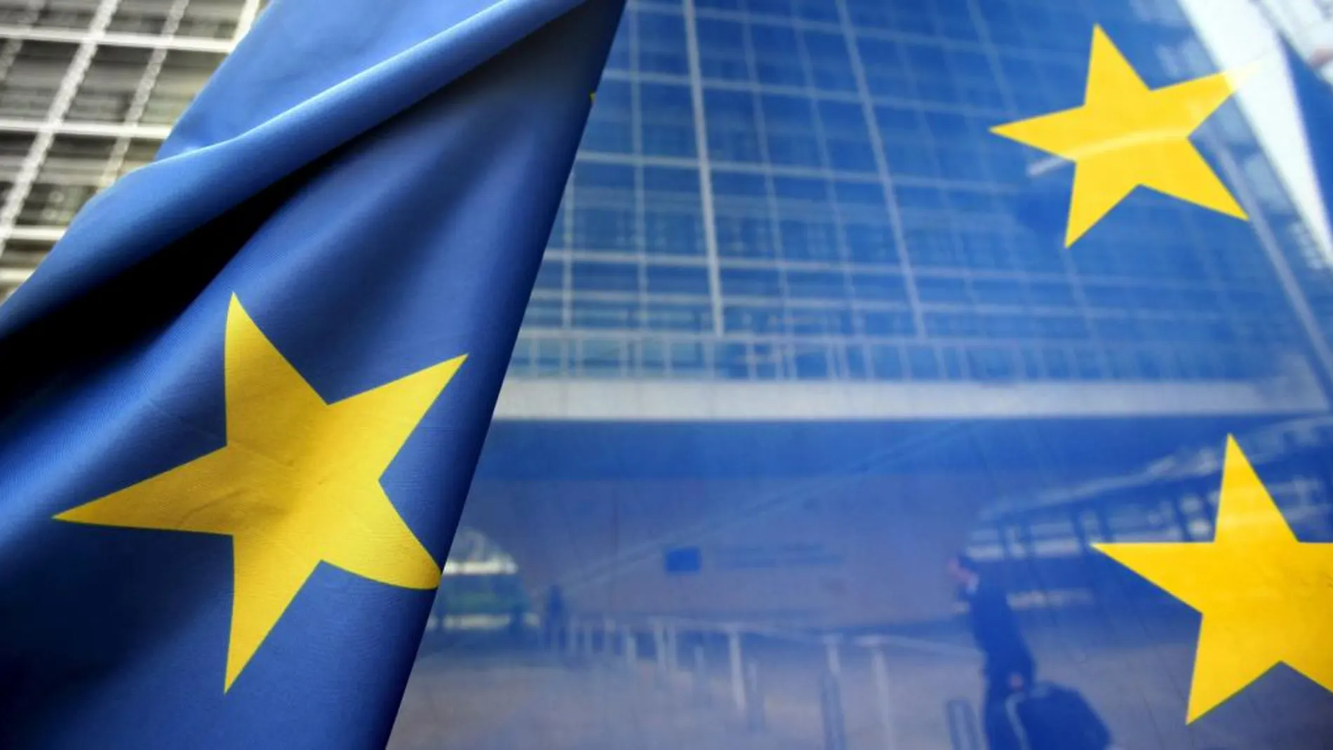 Bruselas da un ultimátum a España para liberalizar el gas y la electricidad