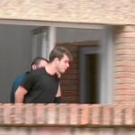 El joven Patrick, ayer, escoltado por la Guardia Civil