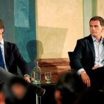 El presidente del PP, Pablo Casado y el líder de Ciudadanos, Albert Rivera en unos diálogos sobre la Constitución de Cádiz en septiembre