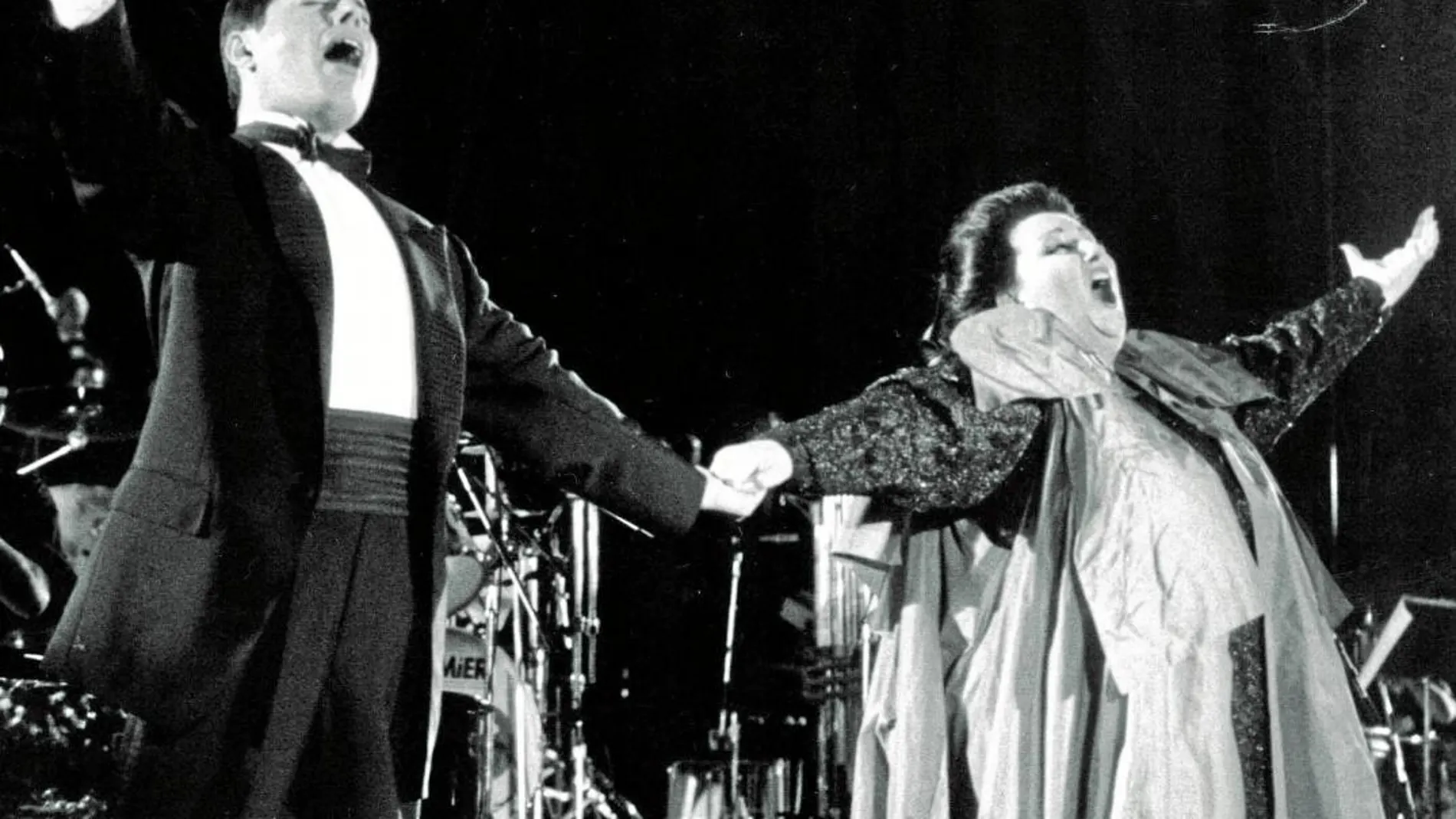 El cantante de Queen decía que Caballé era su «cantante favorita» y grabaron la histórica canción de Barcelona. Sin embargo, Freddie Mercury falleció en 1991, por lo que no hubo directo en la inauguración de los Juegos