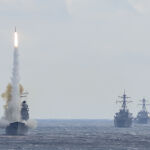 Lanzamiento de un misil SM-2 desde un buque de la Armada de Estados Unidos. (U.S. Navy Andrae L. Johnson/Released)
