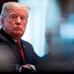 El presidente de EE.UU., Donald Trump, habla durante un acto en la Oficina Oval / Efe