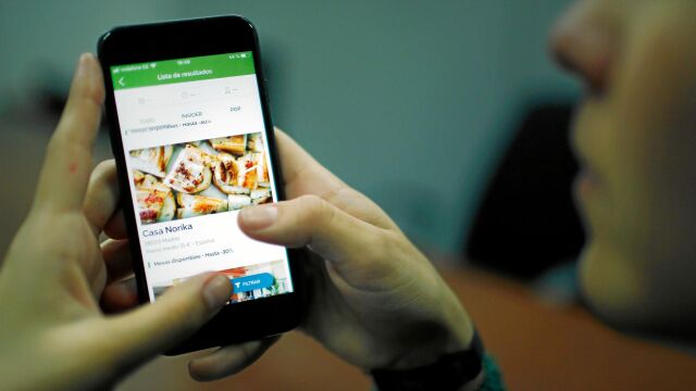 Permite adelantar a los establecimientos el precio del menú que se degustará y garantiza parte de la futura clientela
