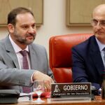 El ministro de Fomento, José Luis Ábalos, antes de su comparecencia ante la Comisión de Fomento del Congreso