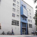 Ayer se estrenó una nueva sala de venopunción en el barrio de Sant Pere, frente al hotel de Nuñez y Navarro