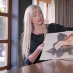 Dian Hanson, la editora de la división «Sexy Book», de Taschen, en un imagen del documental