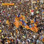Un momento de la manifestación llevada a cabo en la plaza de la Universidad de Barcelona, en protesta por las cargas policiales del 1-O