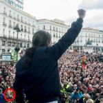 ¿Qué hace Carmen Lomana en el polémico cartel de Pablo Iglesias?
