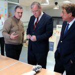 Antonio Silván visita, junto a Javier García-Prieto, visita el Fab Lab de León