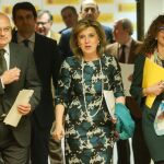 La delegada María José Salgueiro, junto al subdelegado en Valladolid, Luis Antonio Gómez, entre otros, antes de presentar las actividades para la Semana de la Administración Abierta / Dos Santos