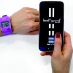 Un smartwatch que tiene al niño geolocalizado