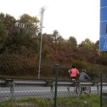 La mujer fue localizada en un talud que flanquea la variante de la localidad guipuzcoana de Irún