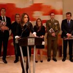 Eva Crespo, directora de la 8 Zamora, y el resto de autoridades, durante la presentación de la revista de Semana Santa IV Estación
