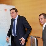 El consejero de Sanidad, Antonio María Sáez Aguado, inaugura en Valladolid el curso sobre vacunación