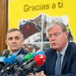 El alcalde de León, Antonio Silván, y el coronel jefe de la Academia Básica del Aire, José Antonio Gutiérrez Sevilla, presentan los actos con motivo del nombramiento de Hijos Adoptivos de la Ciudad a los alumnos de las XXVII TP y XXIX promociones de la Academia Básica del Aire