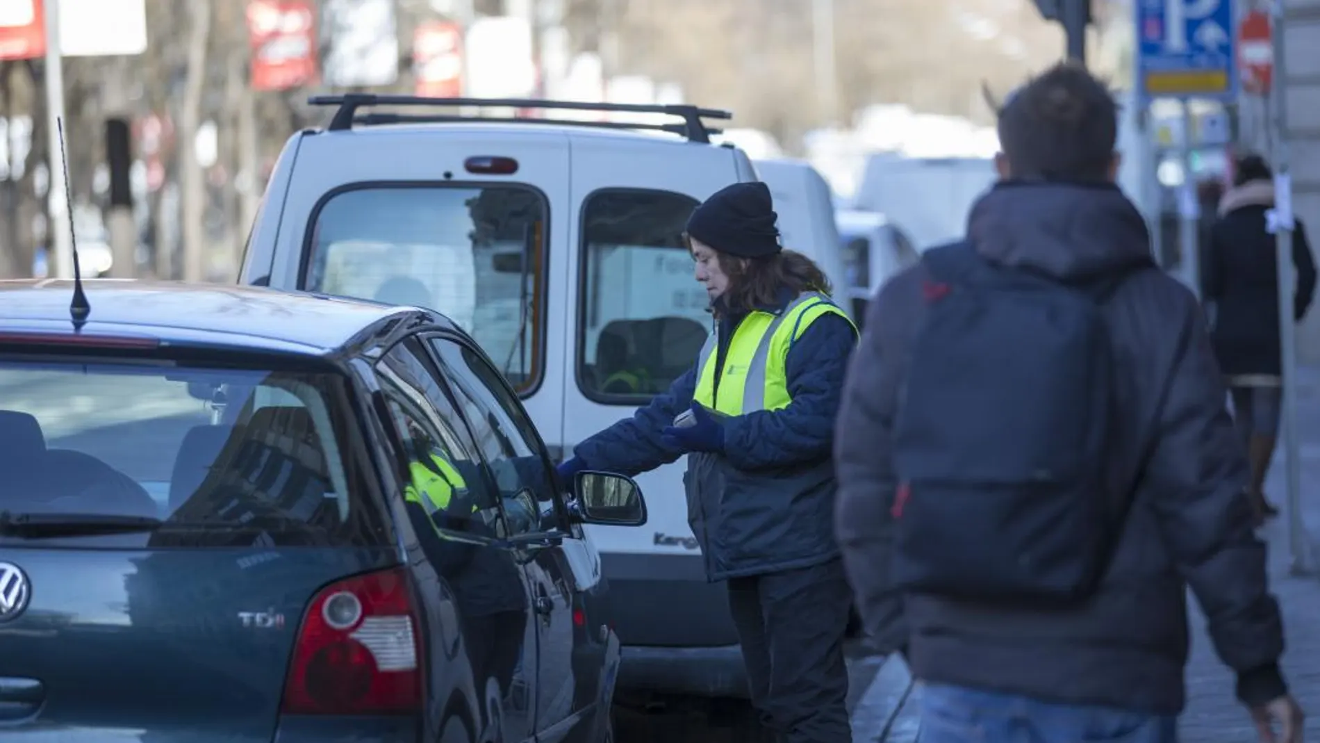 Carmena dispara las multas un 31% y la recaudación un 58%