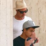 El actor y su hijo Maddox, en una imagen de archivo