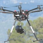 Uno de los vehículos aéreos no tripulados en pleno vuelo