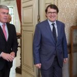 El alcalde de Salamanca, Alfonso Fernández Mañueco, y el secretario de Estado de Hacienda, José Enrique Fernández de Moya, firman un convenio de colaboración pionero en materia de gestión catastral