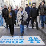 La alcaldesa dio un paseo ayer por la Gran Vía