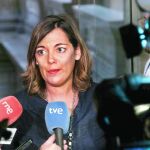 Milagros Marcos atiende a los medios a su salida del Ministerio tras asistir al Consejo Consultivo de Política Agrícola.