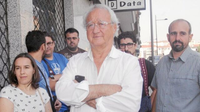 El ex senador García Buitrón pidió ayer la dimisión de la líder de Podemos Galicia, Carmen Santos, ayer, en Santiago